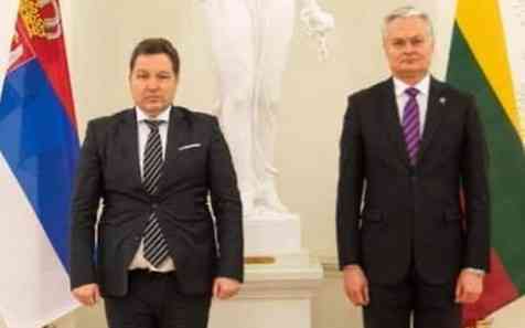 <span style='color:red;'><b>SPRDNJA</b></span> S AMBASADOROM SRBIJE: Šta se zaboga desilo sa sakoom Nebojše Košutića u Poljskoj? (HIT FOTO)