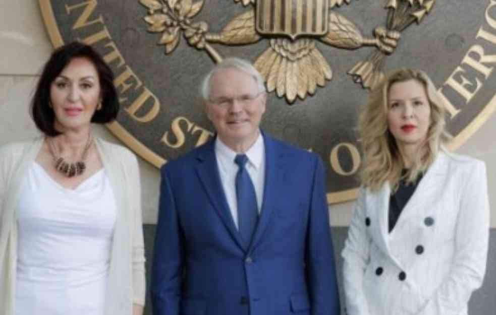 TUŽITELJKE, ŠTA ĆE VAM PODRŠKA AMERIČKOG AMBASADORA? Disciplinske prijave protiv Bojane Savović i Jasmine Paunović zbog sastanka s Hilom (FOTO)