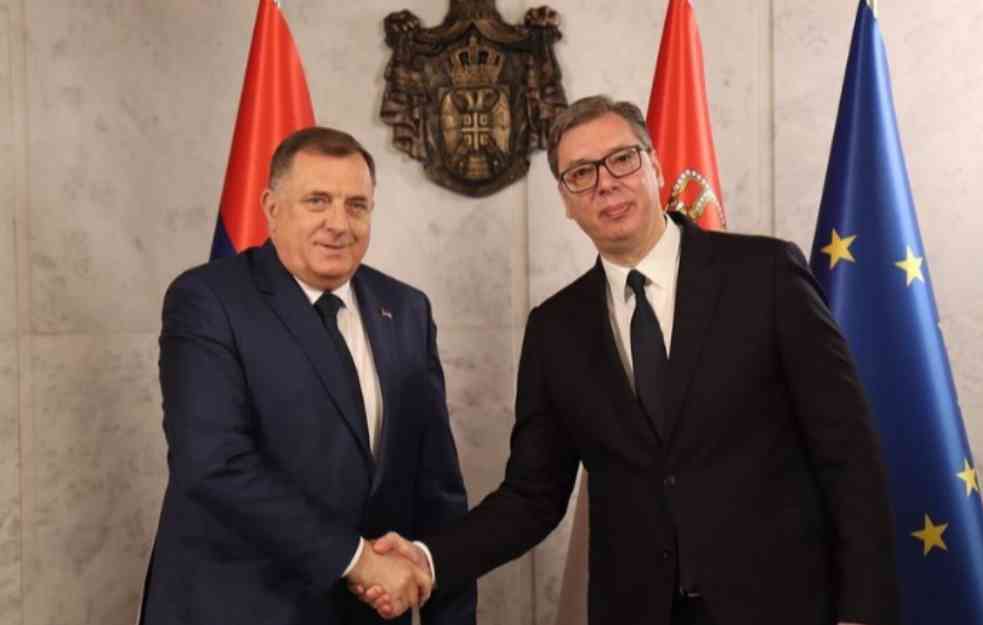 Predsednik Srbije čestitao Dodiku Dan RS: Plašim se da doba velikih izazova za Srbiju i Srpsku tek dolazi 