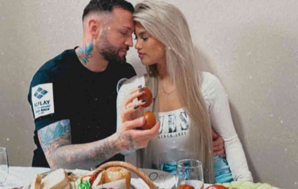 ŠA otkrio šta je dobio od supruge za VASKRS