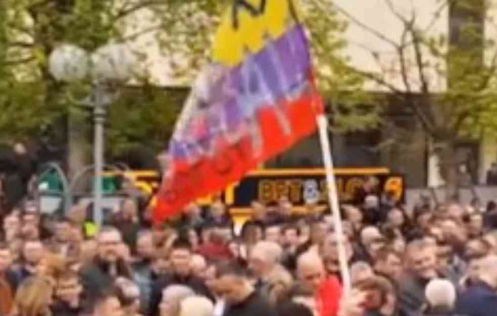 RADNIK EPS-A ŽESTOKO ODBRUSIO VUČIĆU: Koga on naziva lopovskom klikom? Mene, bageristu s 32 godine staža?!