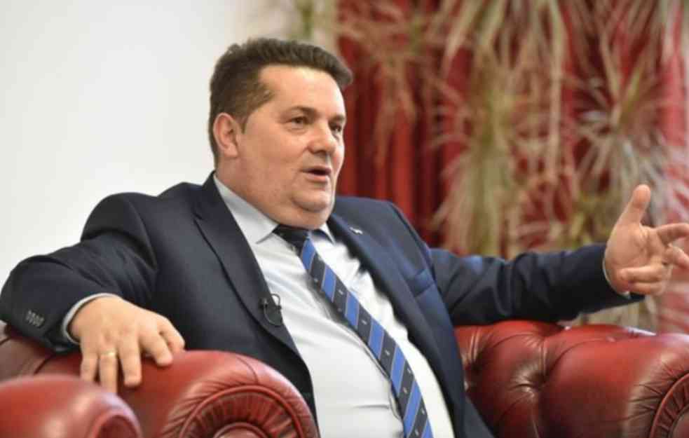 STEVANDIĆ: Pokušavaju da sruše ustavni poredak