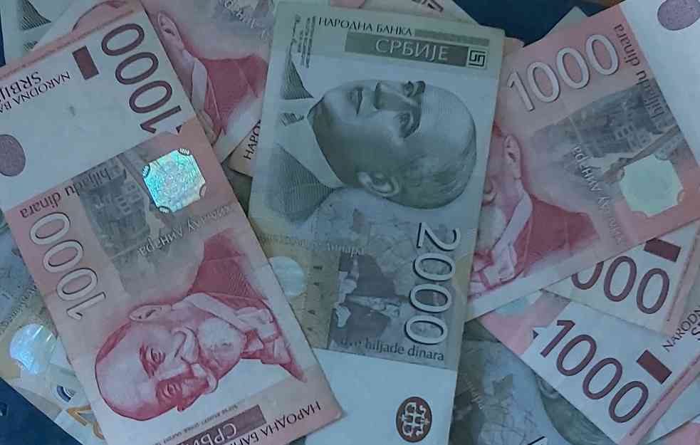 Penzioneri proverite račune: Danas stiže uplata