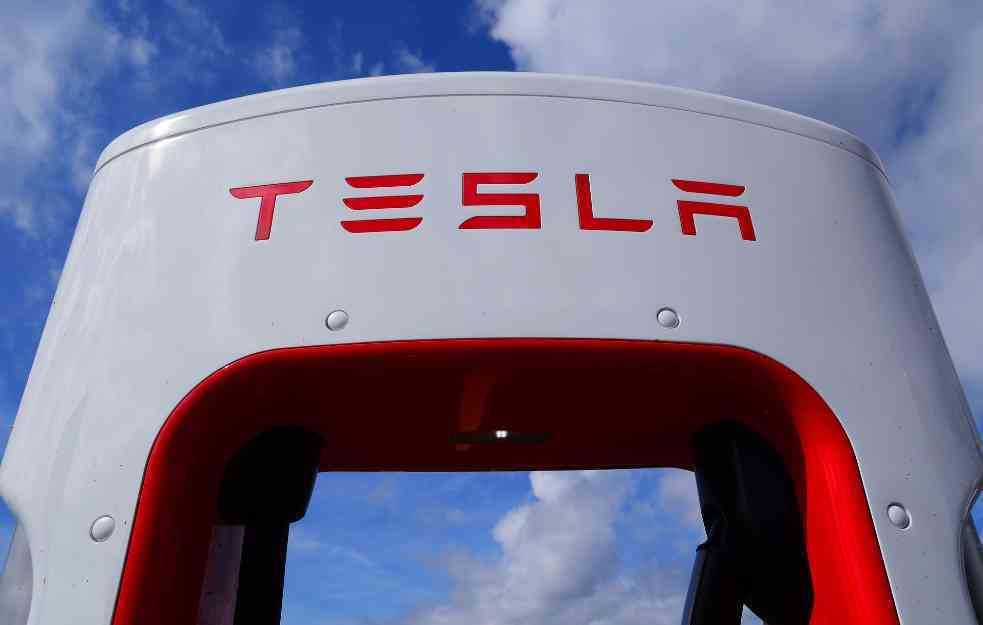 MASK TRLJA RUKE: Iz Tesline fabrike izašao prvi električni pikap