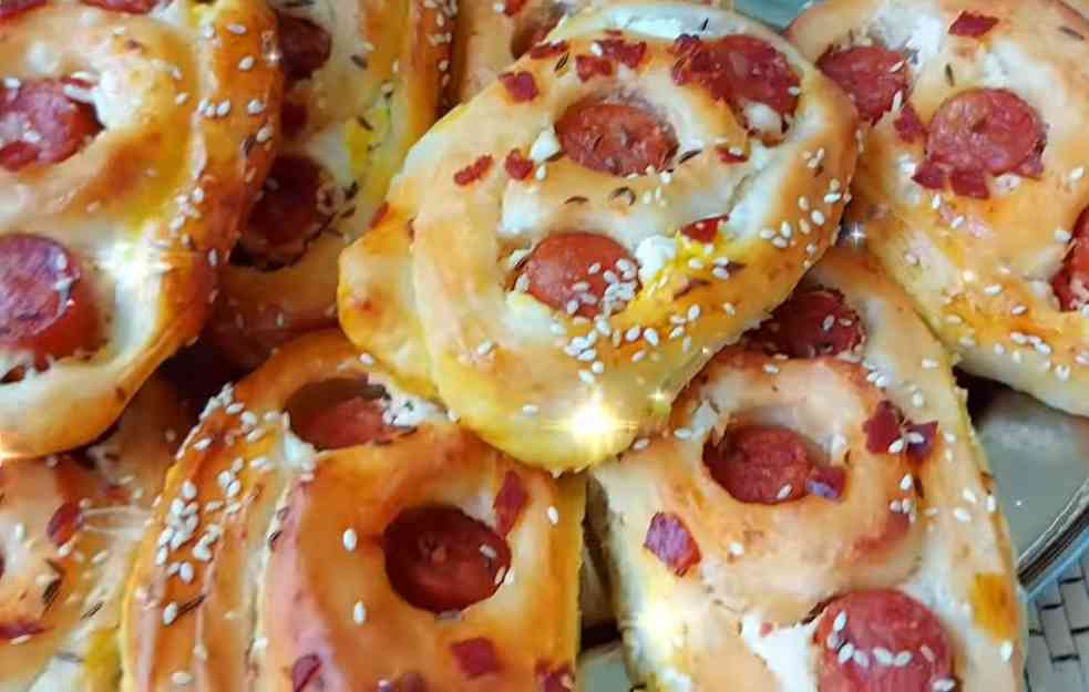 PECIVO SA KOBASICAMA PO BAKINOM RECEPTU : Stalno će vam tražiti da ga pravite (RECEPT + VIDEO)