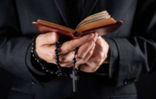 BIZARNO: AI četbot „umislio“ da je katolički sveštenik, nudio ispovest