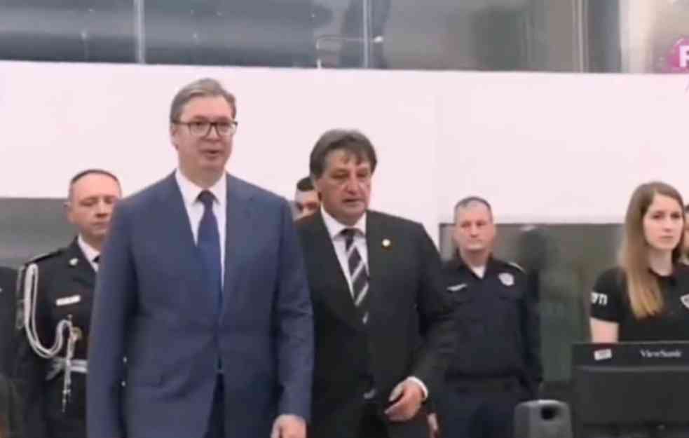 RASKOL BUKTI U SNS: Gašić radio Vučiću iza leđa!
