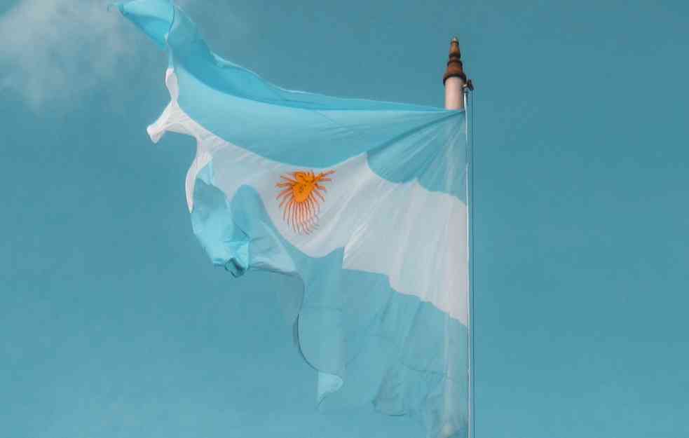 HAOS NA ULICAMA: Protesti u Argentini zbog radikalnih reformi, više povređenih u sukobima sa policijom