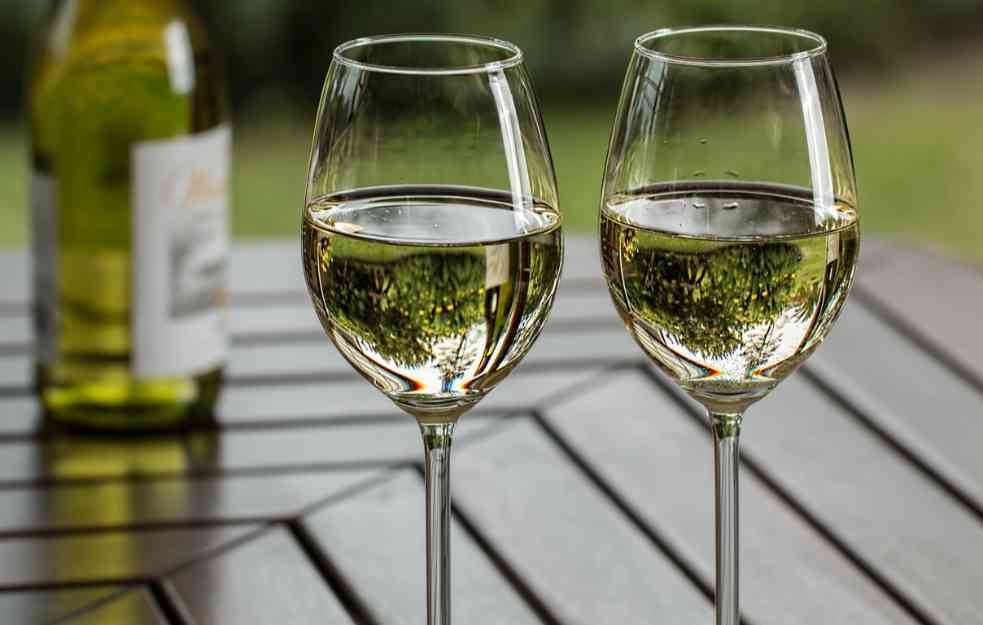 PAD POTRAŽNJE ZA VINOM: Francuska izdvaja 200 miliona evra za uništavanje zaliha vina