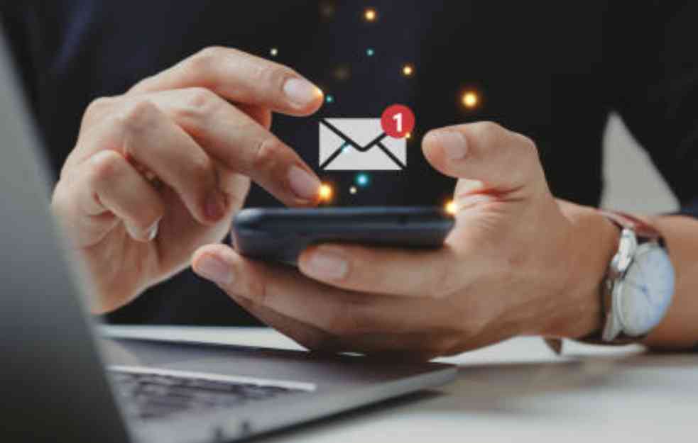 SMS porukama pribavili 10 miliona: Razbijen međunarodni lanac 