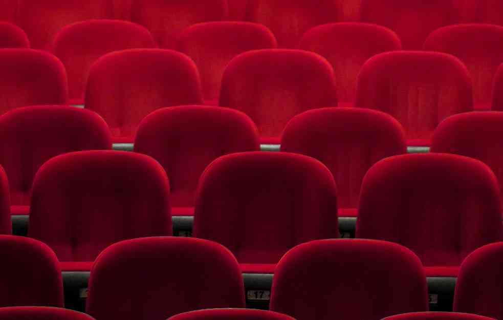 Postoji određeni razlog: Zašto su sedišta u bioskopima crvene boje?