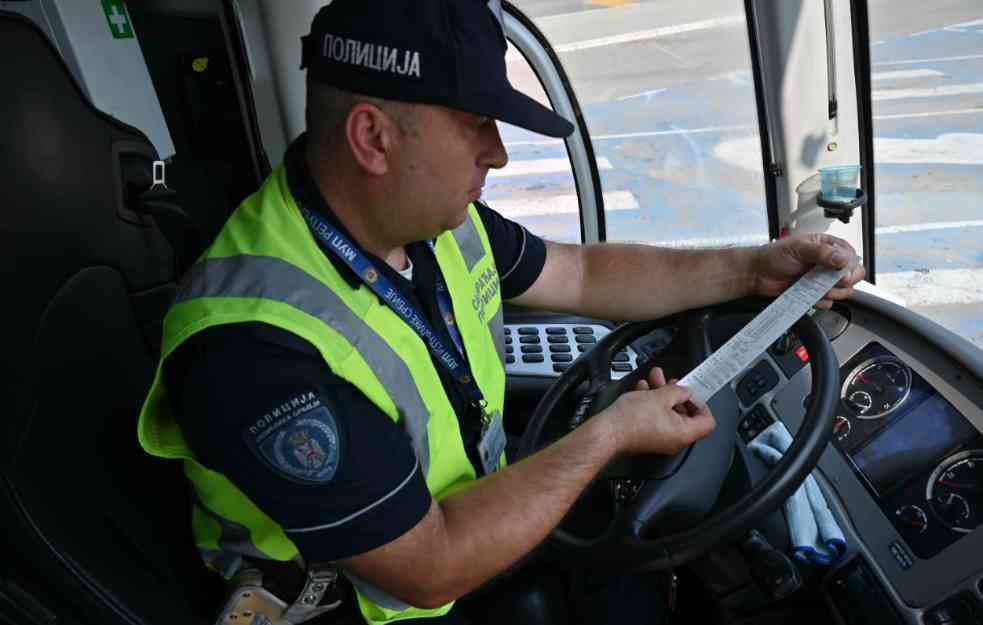 Decu voze u (ne)ispravnim autobusima: MUP upozorava na kršenje pravila