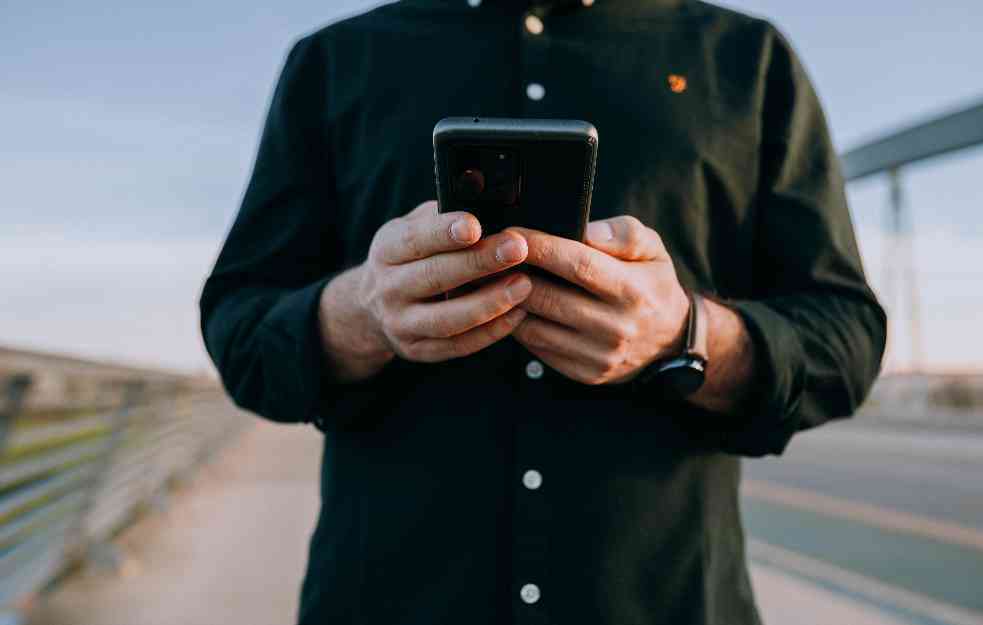 Evo šte će pametni telefoni morati da imaju od 2027. godine