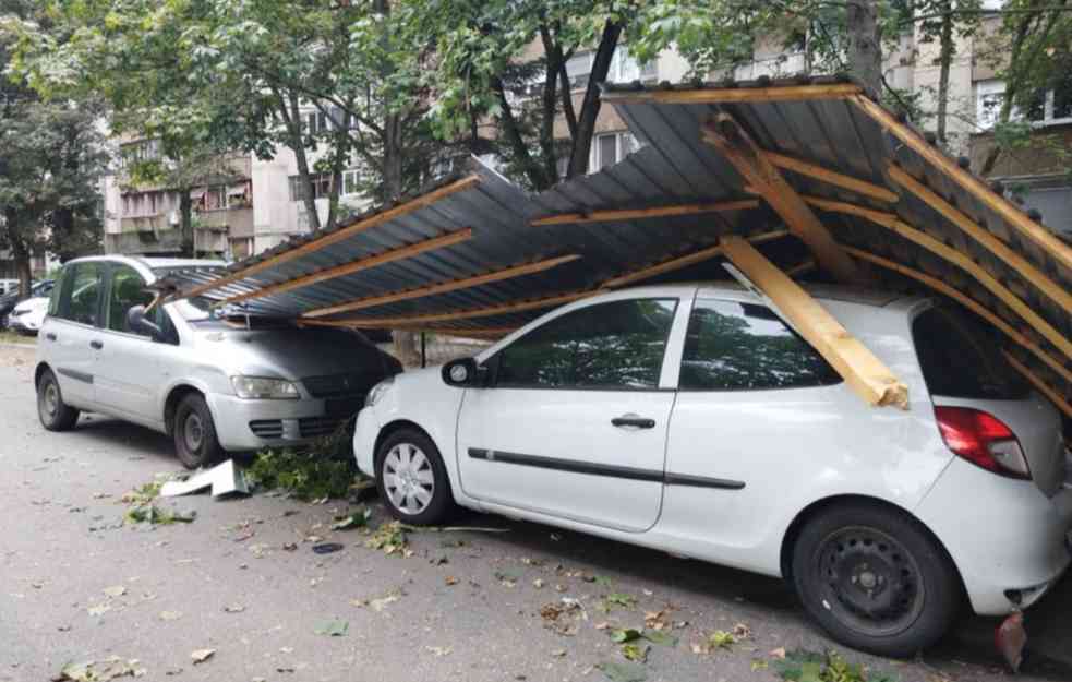 Evo kako da naplatite štetu ako vam krov ili drvo padnu na automobil tokom oluje