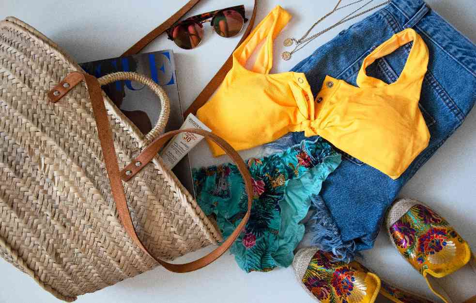 Influenserke lude za ovim modelima torbi za plažu : Neodoljive i za svaku priliku