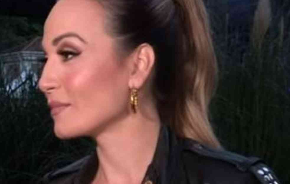 JELENA TOMAŠEVIĆ OTKRILA KAKO SE GRADI KARIJERA BEZ SKANDALA : OVO je važno čuti!