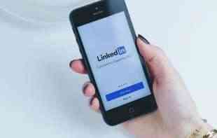 NOVI ALATI ZA PRONALAZAK POSLA: <span style='color:red;'><b>LinkedIn</b></span> pravi AI koji pomaže u traženju posla