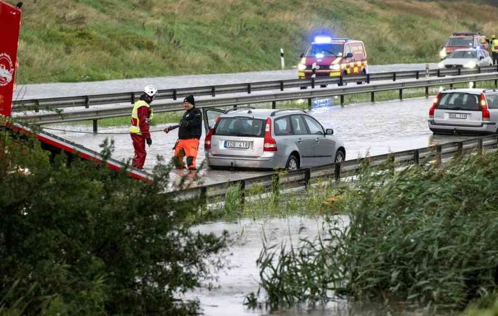 Snažna oluja pogodila Švedsku i Norvešku, poplavila kuće i puteve