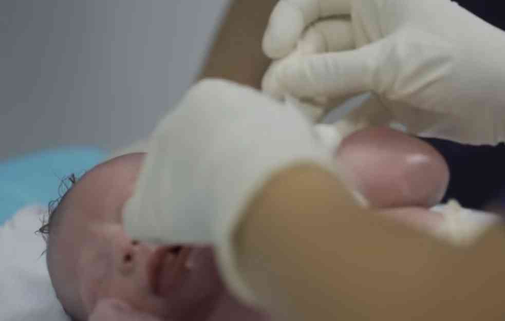 MLADA MAMA (25) IZNAJMLJUJE MATERICU ZA  40.000 DOLARA: Ono što od mene dobijete - NEMA CENU!