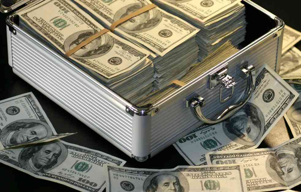 Ko je misteriozni Srbin sa prijavljenom mesečnom platom od 1,2 miliona evra?