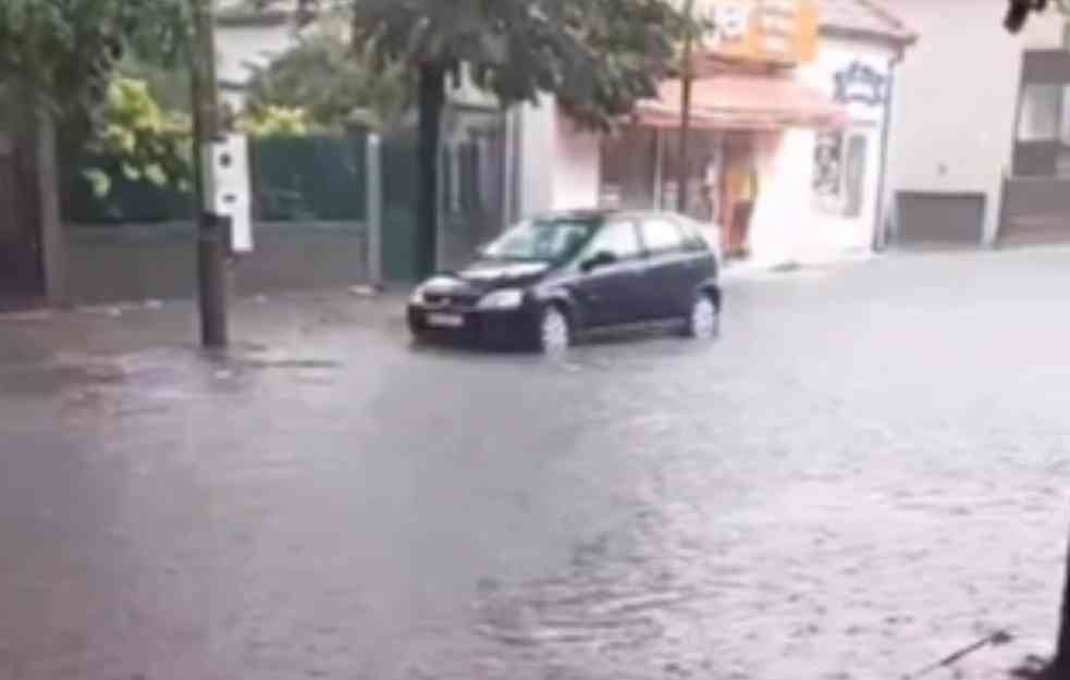 Nevreme u Beogradu: Ulice poplavljene, saobraćaj u kolapsu (VIDEO)