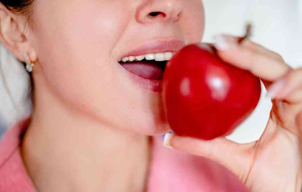 KLJUČNI ZA LEP OSMEH: Najvažniji vitamini za zube i desni – bitno je da ih unosite svaki dan