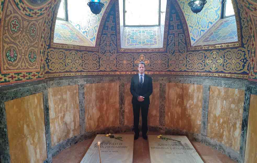 Filip Karađorđević povodom stogodišnjice rođenja svog dede, obišao grob kralja Petra II