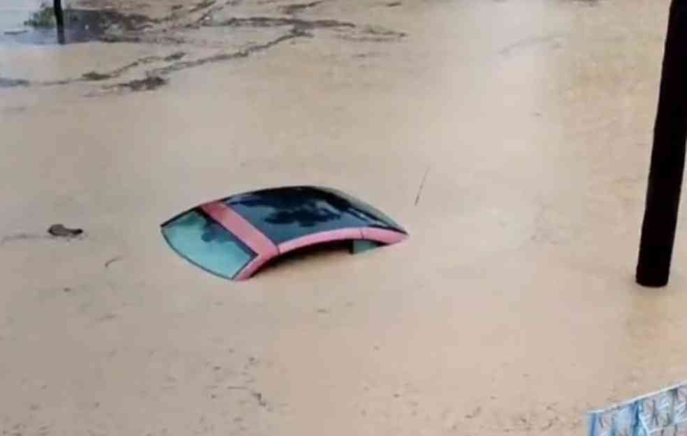 Poplave okovale Grčku! Naređena evakuacija još jednog sela nedaleko od grada Larise
