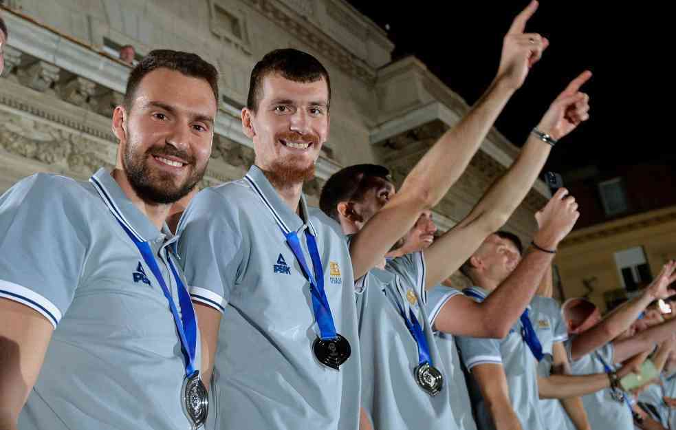 Boriša ponovo igra košarku!
