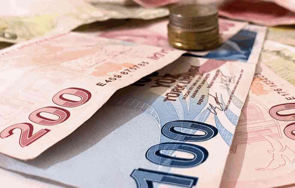 Turska lira pala na istorijski minimum u odnosu na dolar