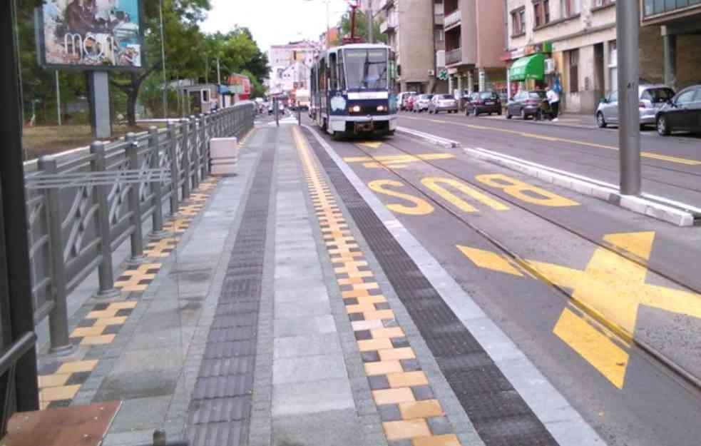 PAZITE SVOJU DECU: Manijak spopada devojčice na Voždovcu