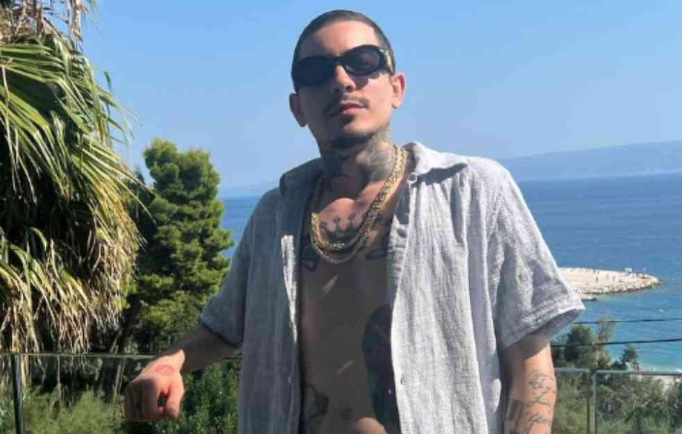 Naš poznati reper prodaje intimne slike na sajtu za odrasle