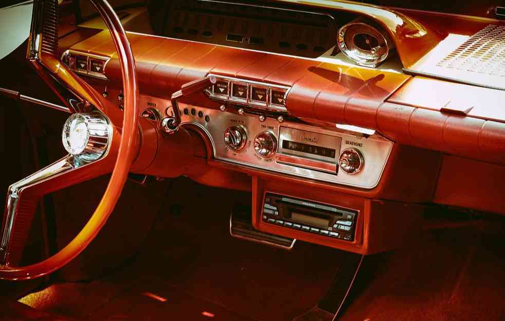 Kada se pojavio i koliko je koštao prvi auto-radio