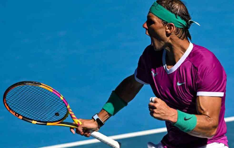 FEDERER: Voleo bih da Nadal odigra bar još jednu sezonu