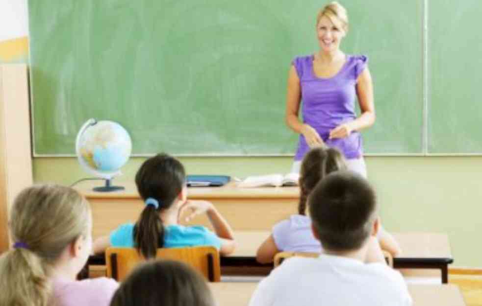 Skandal! Nastavnici pedofili tražili od učenika obnažene snimke, nudili im čak i drogu!