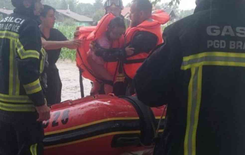 U SLOVENIJI SE IZLILO MORE: U zemlji odjekuju SIRENE ZA POPLAVU, pokrenuta klizišta nakon snažnog nevremena