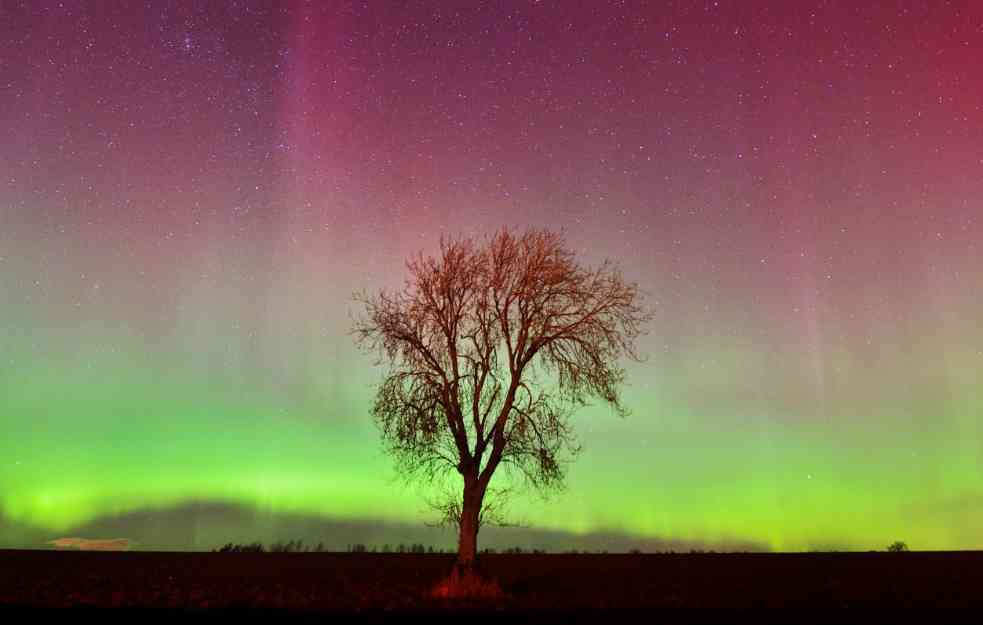 ŠTA JE UOPŠTE AURORA BOREALIS? Neobična pojava na nebu iznad Srbije