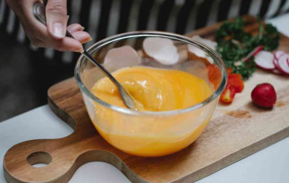 JESENJI DORUČAK PO RECEPTU FITNES INSTRUKTORKE: Trebaju vam jaja, paradajz, bundevine semenke i paprika (RECEPT)
