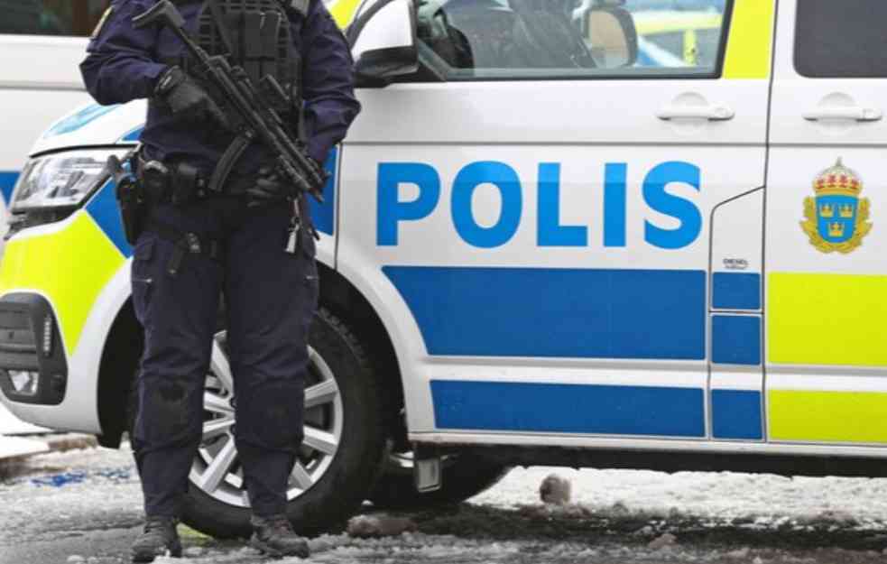 TAKSISTU OBESILI O DRVO! Devojčica (15) ga optužila za SILOVANJE, pa pozvala braću da ga ubiju