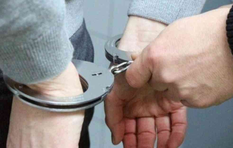 MAČETOM UBIO STARCA (78): Uhapšen mladić (27) zbog zločina u Mačvanskoj Mitrovici