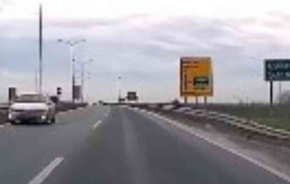 SLOVENAC DIVLJAO U NOVOM SADU: Snimao se kako vozi u KONTRA SMERU! (VIDEO)