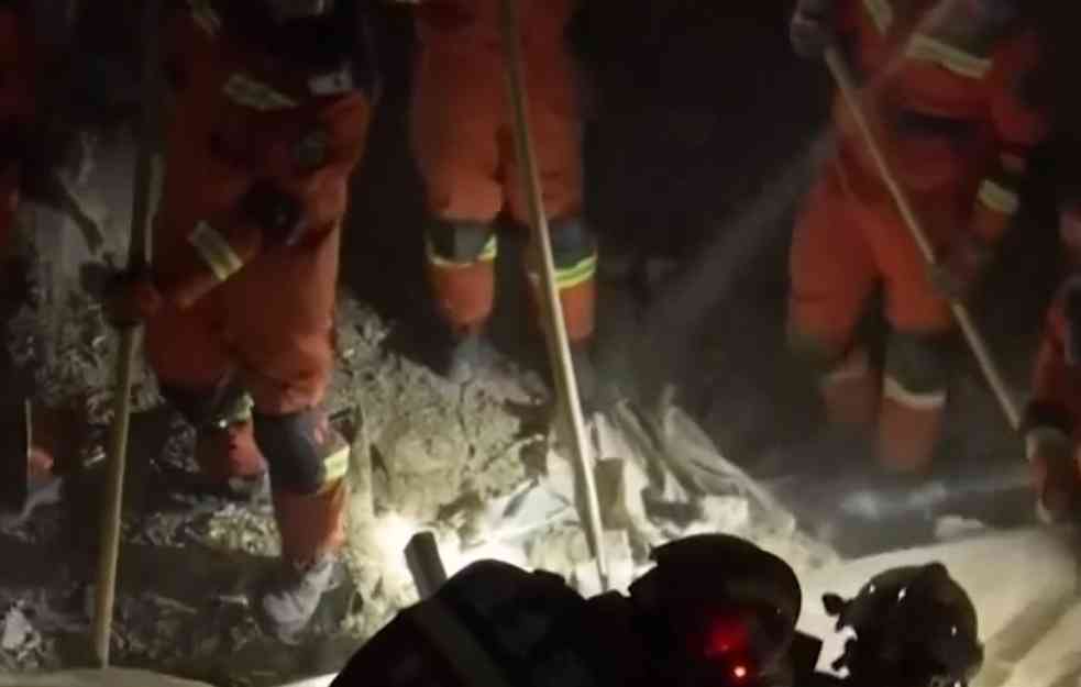 RASTE CRNI BILANS ZEMLJOTRESA U KINI: Spasioci ne mogu do zatrpanih, potres i hladnoća doveli do katastrofe na severu