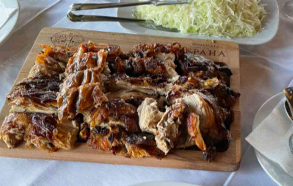 Pečenje za prazničnu trpezu ravno zlatu: Cena ide do 5.000 dinara