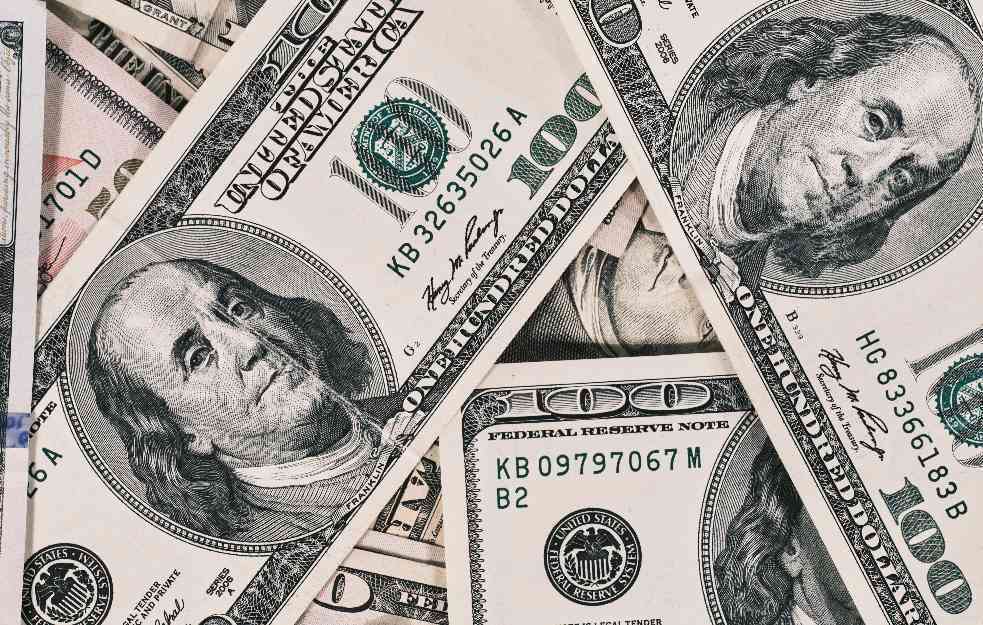 Dolar na najnižem nivou u tri godine