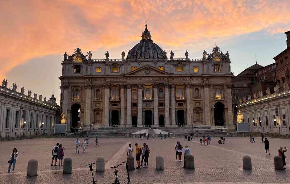 TO JE PROTIV VERE: Vatikan odbija tranvestite, surogat roditelje i teoriju roda