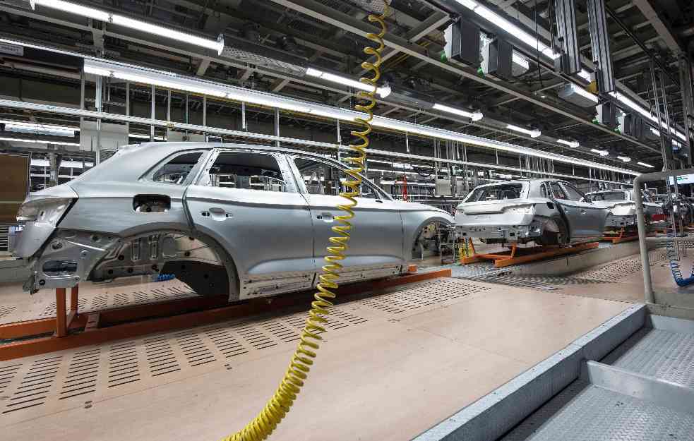STIŽE JOŠ JEDNA FABRIKA AUTOMBILA  Kinezi za proizvodnju vozila tražili lokaciju