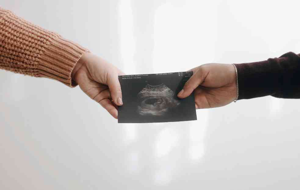 Nakon ultrazvuka pao u nesvets: Kad je otkrio da mu žena nosi trojke nije mu bilo dobro
