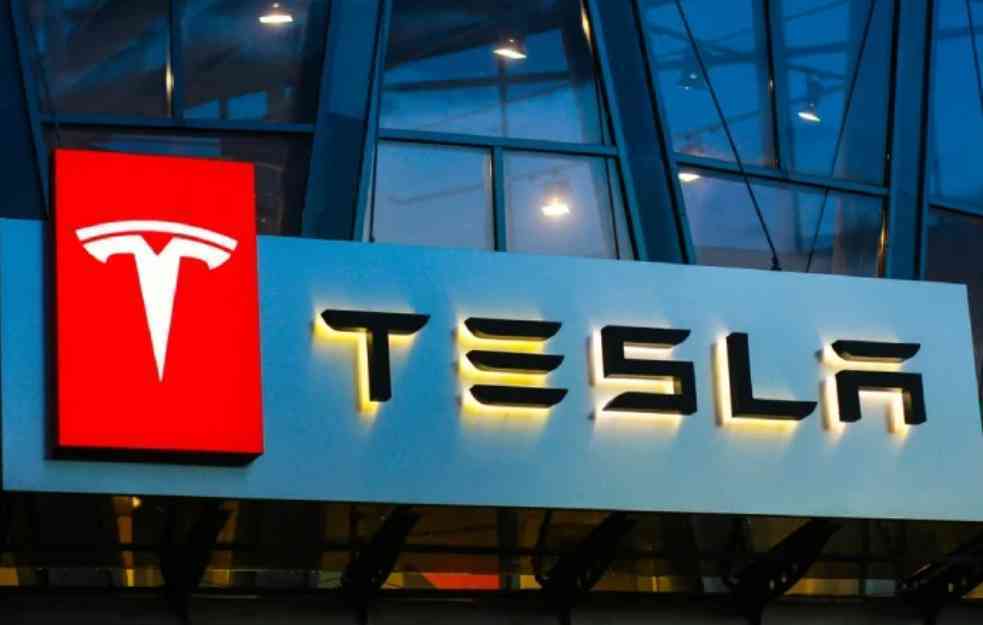 Tesla masovno gubi tržište: Pad prodaje za 45% dok konkurenti rastu