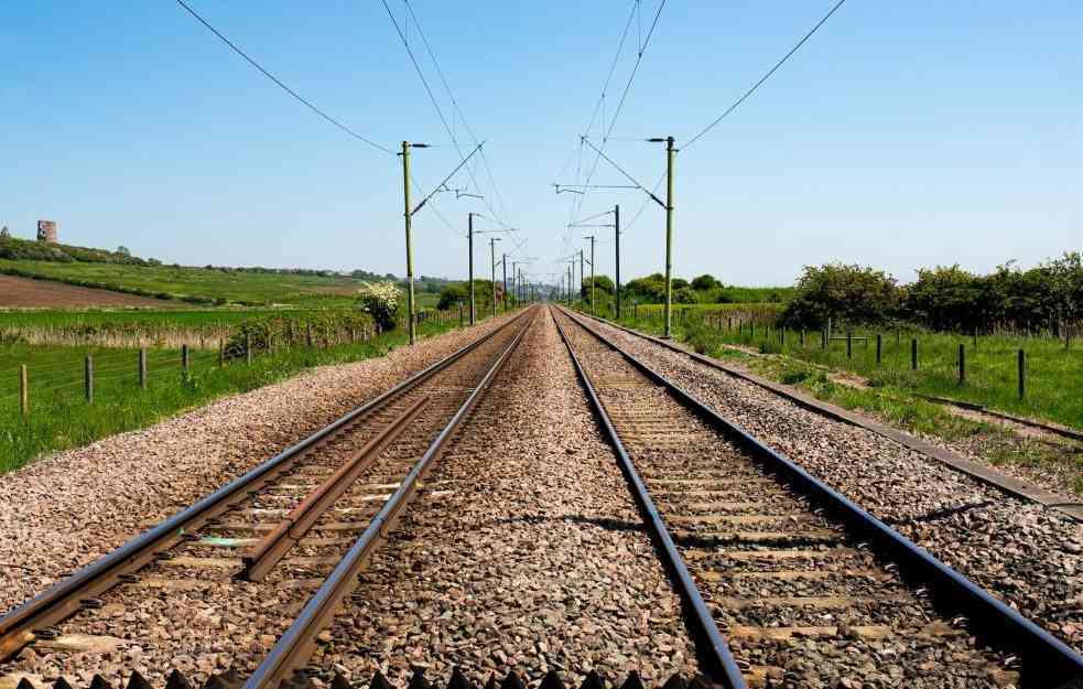 Eksplozija na pruzi: Dizel lokomotiva iskočila iz šina u Belgorodskoj oblasti