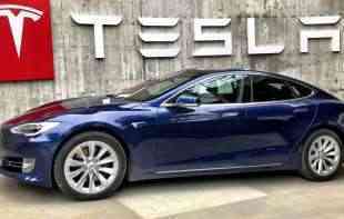 Kompanija Tesla doživljava veliki <span style='color:red;'><b>pad</b></span>